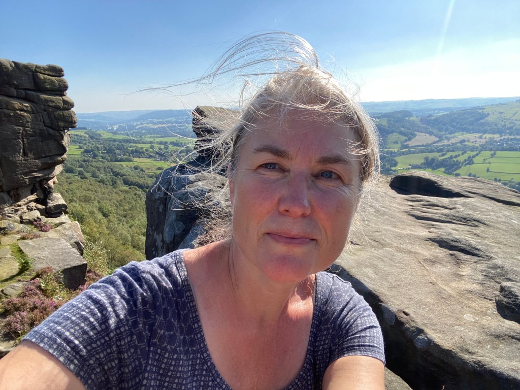 Chalon at the top of the cliff, with valley behind.